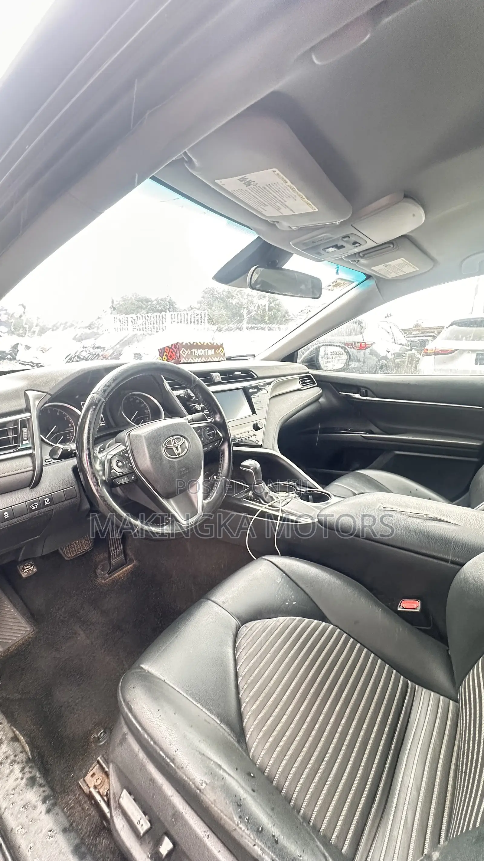Toyota Camry SE (2.5L 4cyl 8A) 2019 Silver