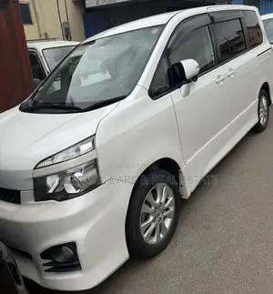 Toyota Voxy 2012 White
