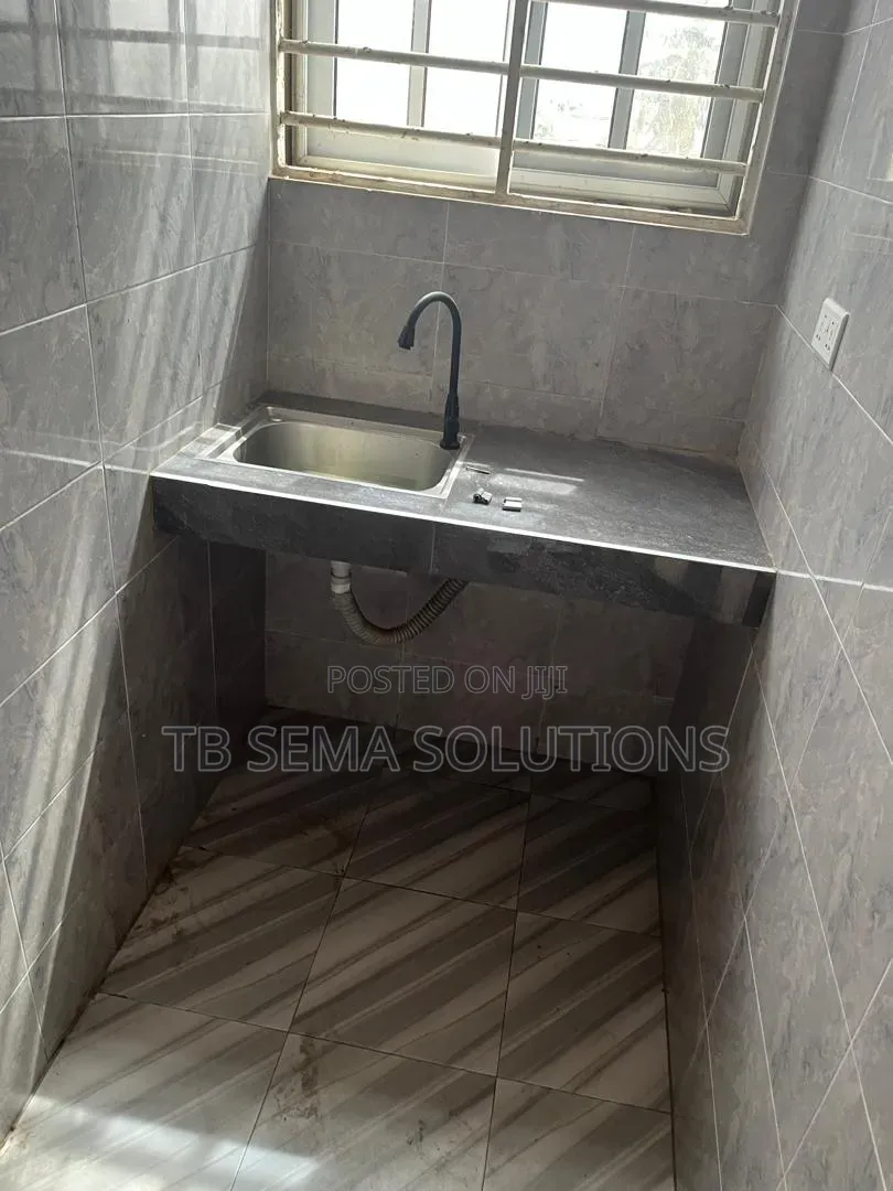 1bdrm Apartment in Isreal Park for rent