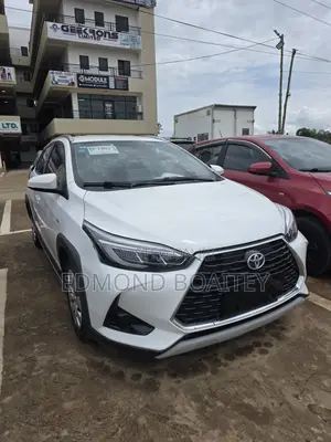 Toyota Yaris 2023 White