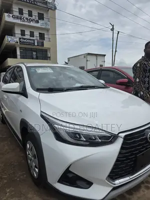 Toyota Yaris 2023 White