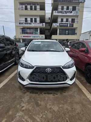 Toyota Yaris 2023 White