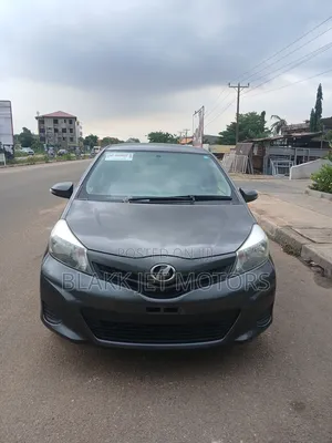 Toyota Vitz 1.3 AWD 5dr 2013 Gray
