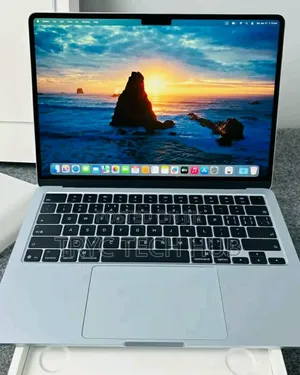 New Laptop Apple MacBook Air 2024 M3 13-inch 16GB Apple M3 SSD 1T