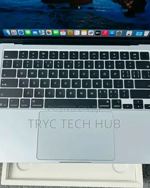 New Laptop Apple MacBook Air 2024 M3 13-inch 16GB Apple M3 SSD 1T