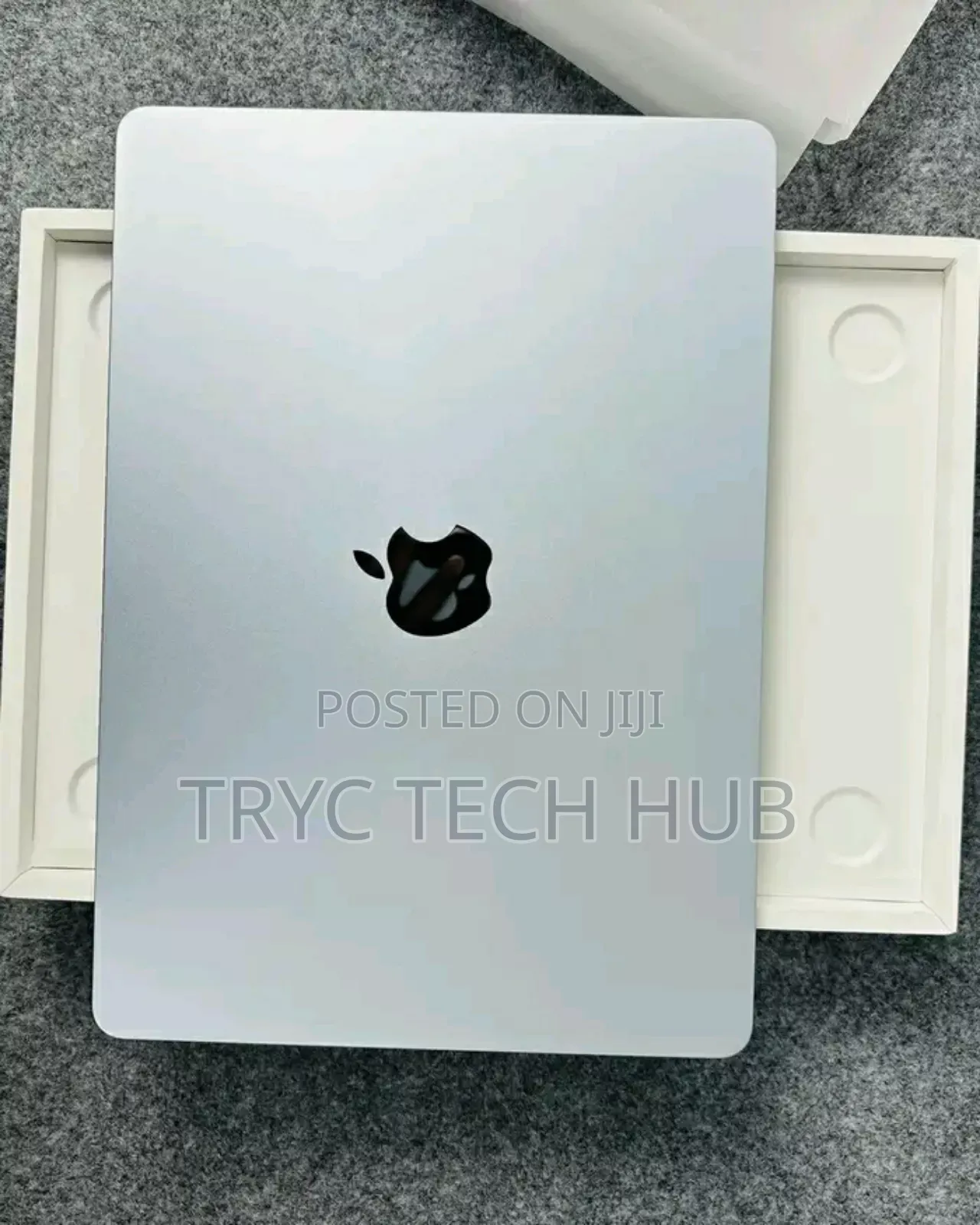 New Laptop Apple MacBook Air 2024 M3 13-inch 16GB Apple M3 SSD 1T