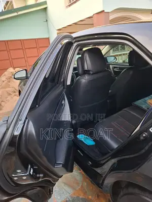 Toyota Corolla SE (1.8L 4cyl 2A) 2018 Blue