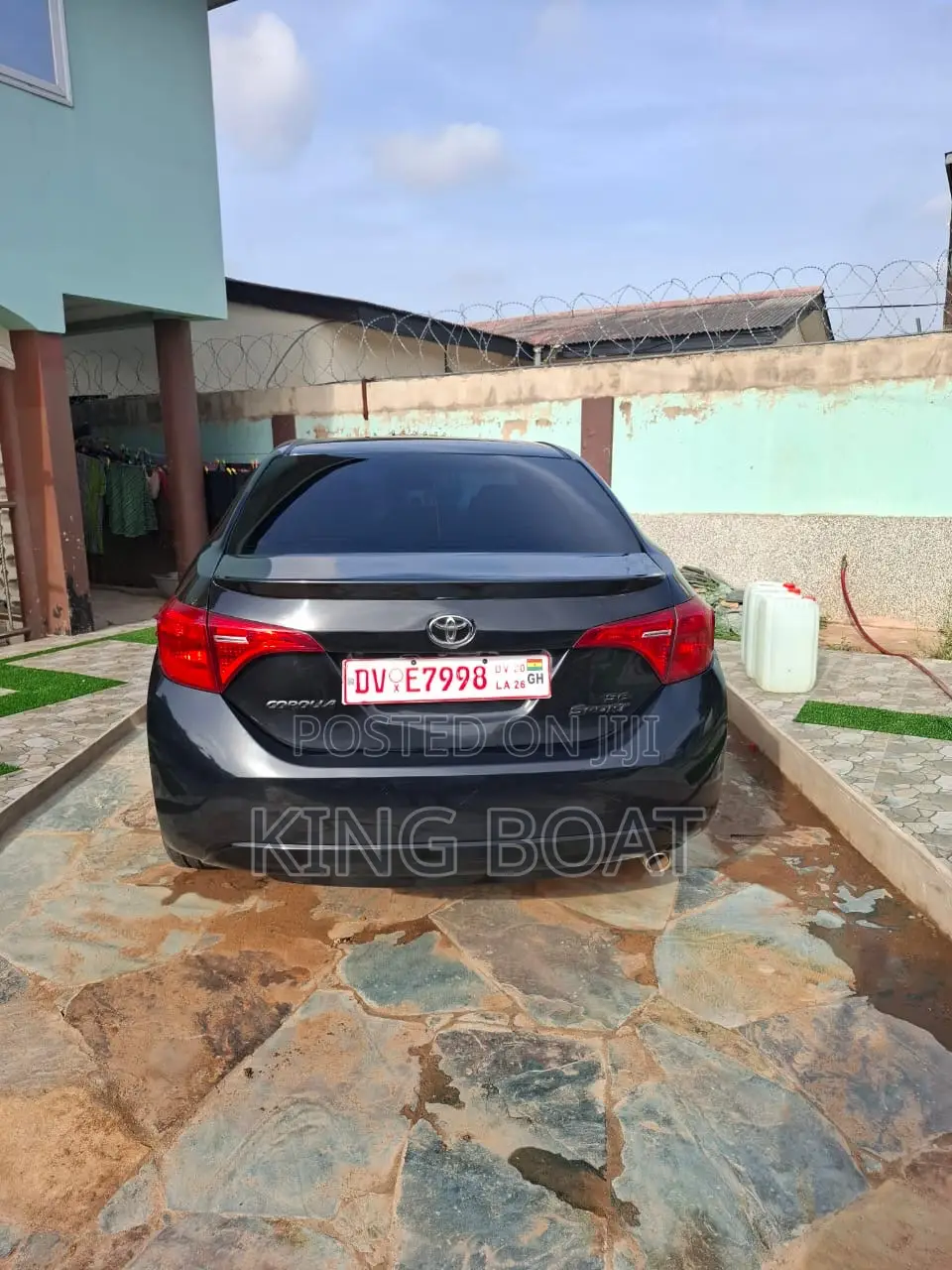 Toyota Corolla SE (1.8L 4cyl 2A) 2018 Blue