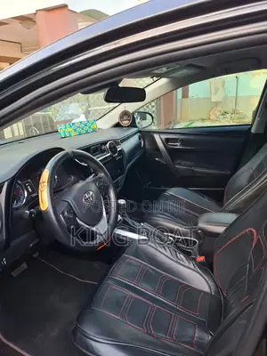 Toyota Corolla SE (1.8L 4cyl 2A) 2018 Blue