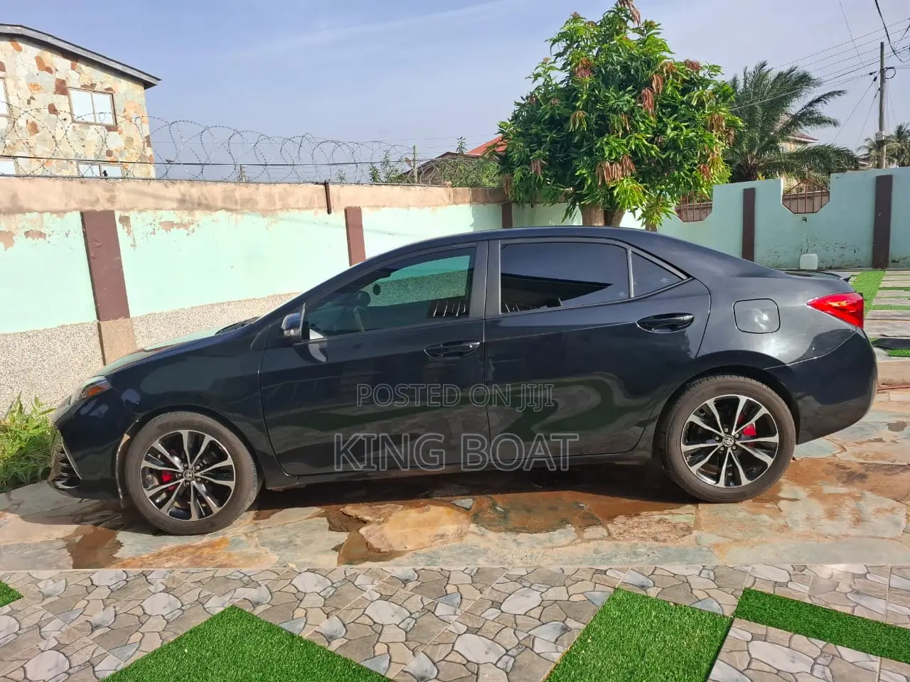 Toyota Corolla SE (1.8L 4cyl 2A) 2018 Blue
