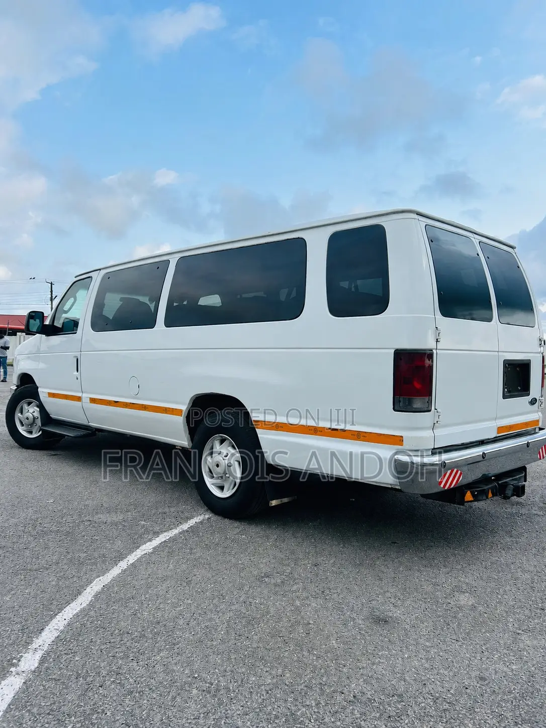 Ford E-350 Super Duty XL 2012 White