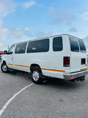 Ford E-350 Super Duty XL 2012 White