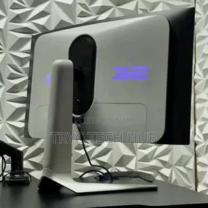 32inches Monitor
