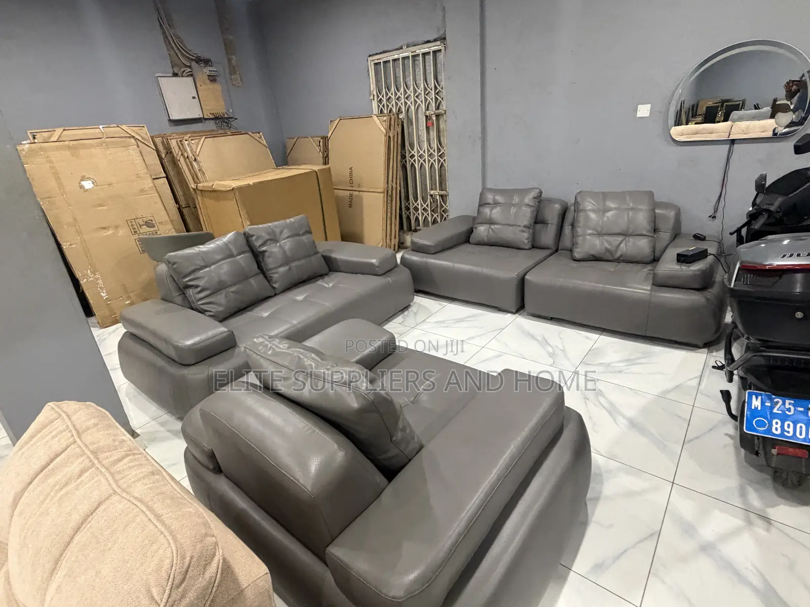 Couch / Sofa Set