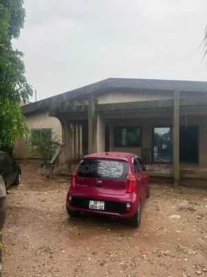 6bdrm House in Awoshie, Odorgonno for sale