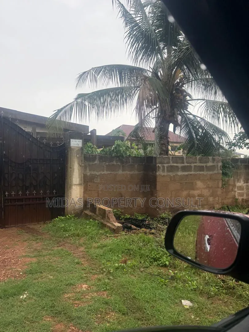 6bdrm House in Awoshie, Odorgonno for sale
