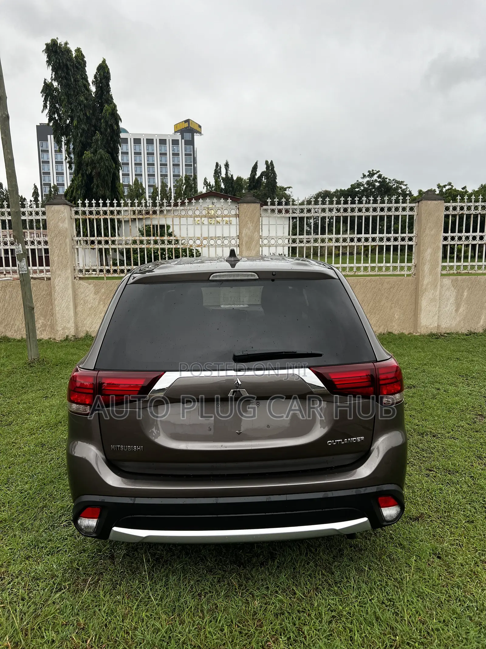 Mitsubishi Outlander 2018 Brown