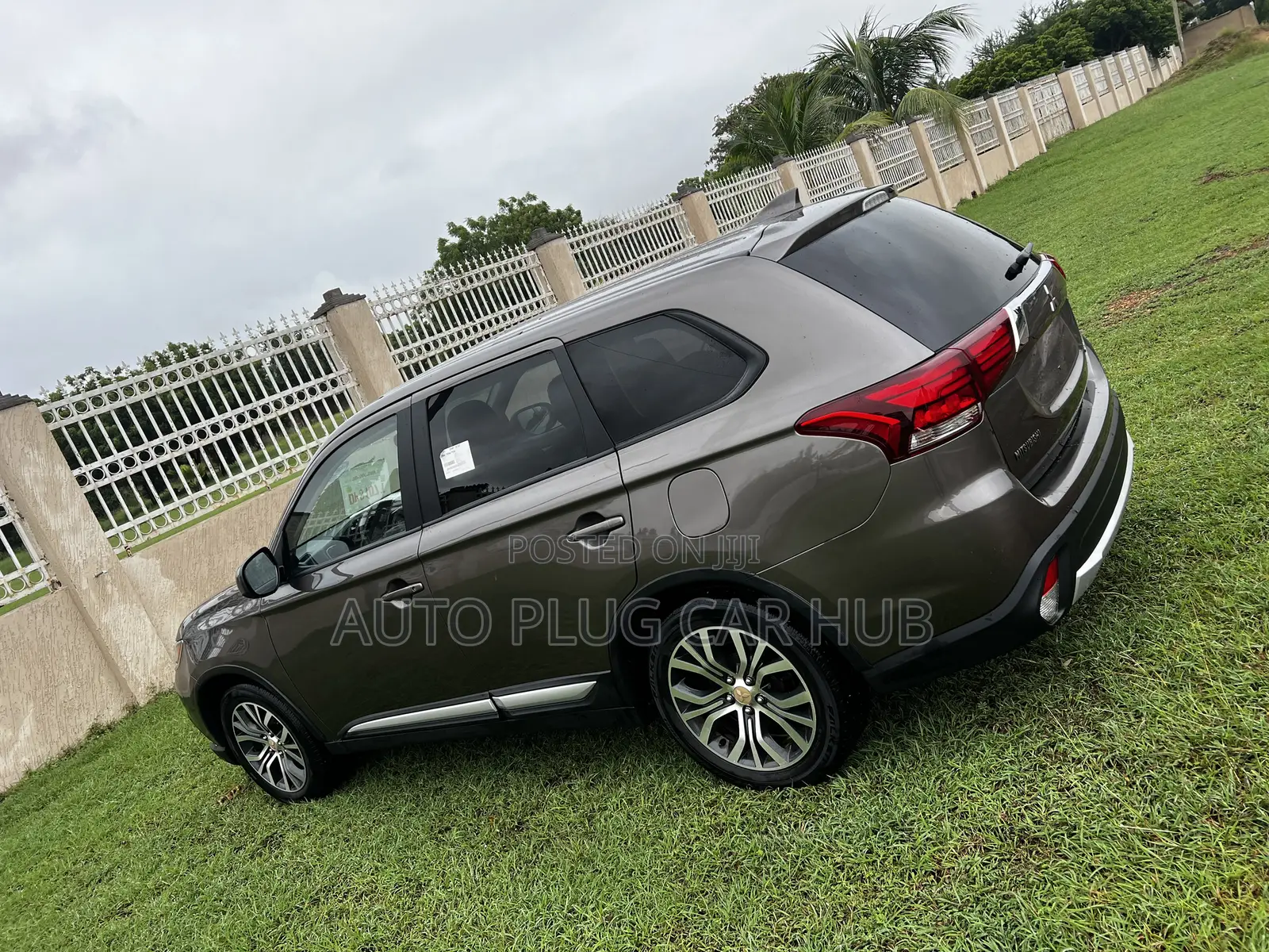 Mitsubishi Outlander 2018 Brown