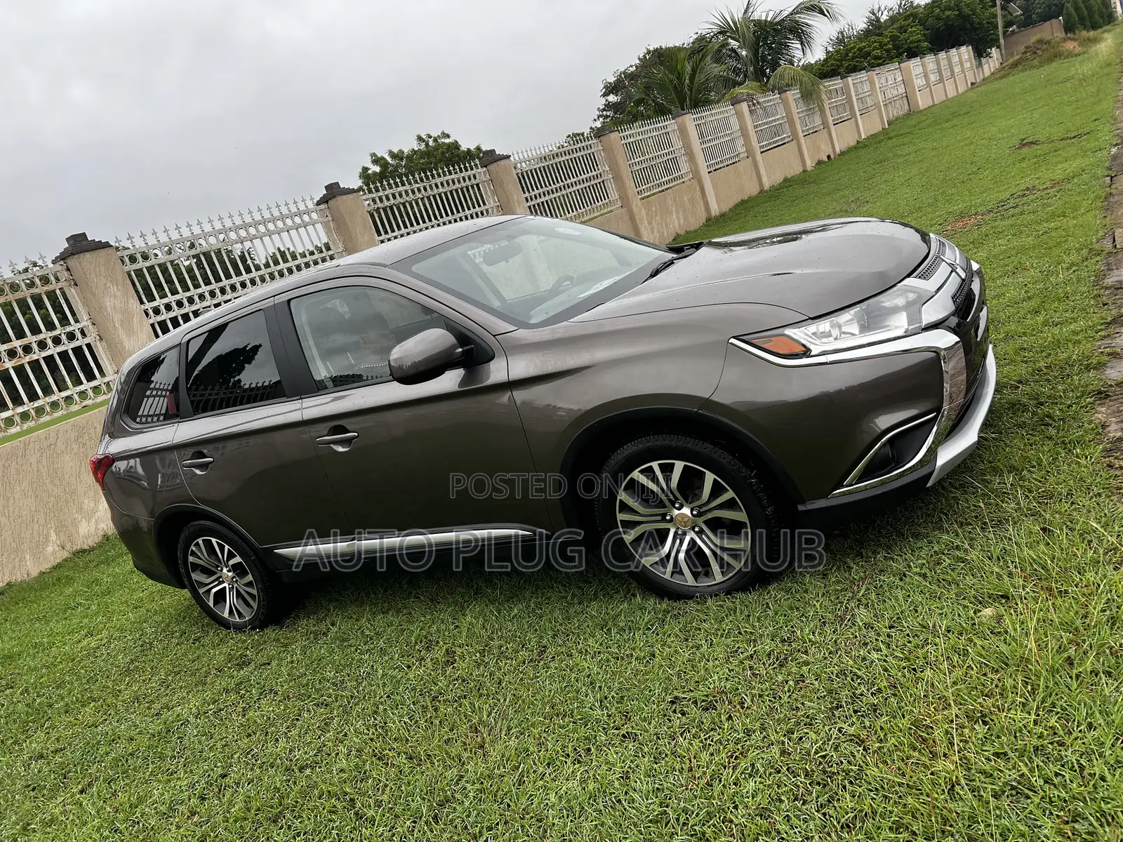 Mitsubishi Outlander 2018 Brown