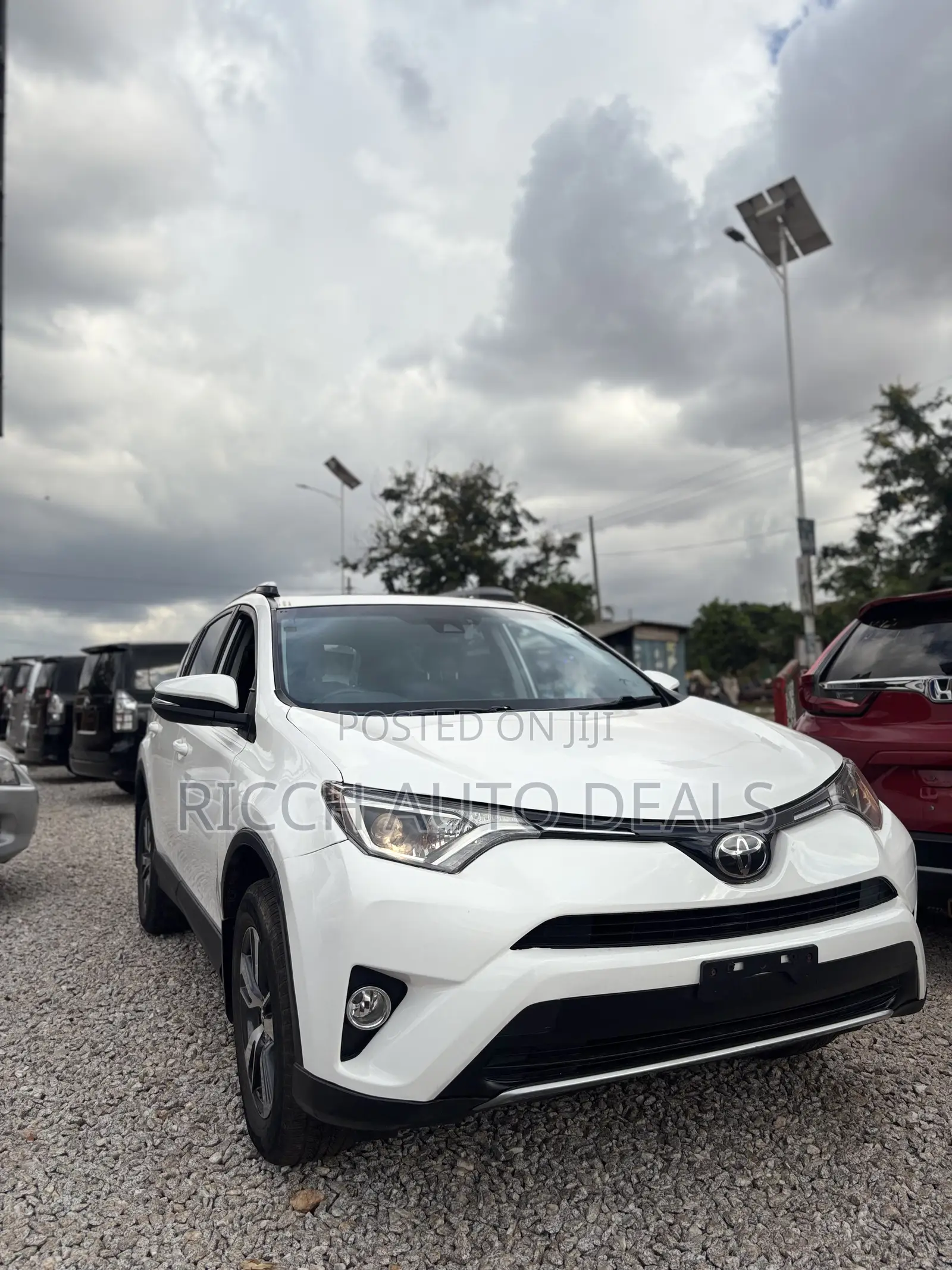Toyota RAV4 XLE AWD (2.5L 4cyl 6A) 2017 White
