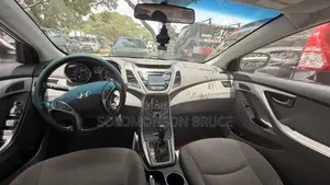 Hyundai Elantra SE 4dr Sedan (1.8L 4cyl 6M) 2014 White