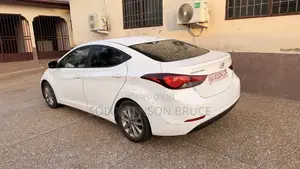 Hyundai Elantra SE 4dr Sedan (1.8L 4cyl 6M) 2014 White