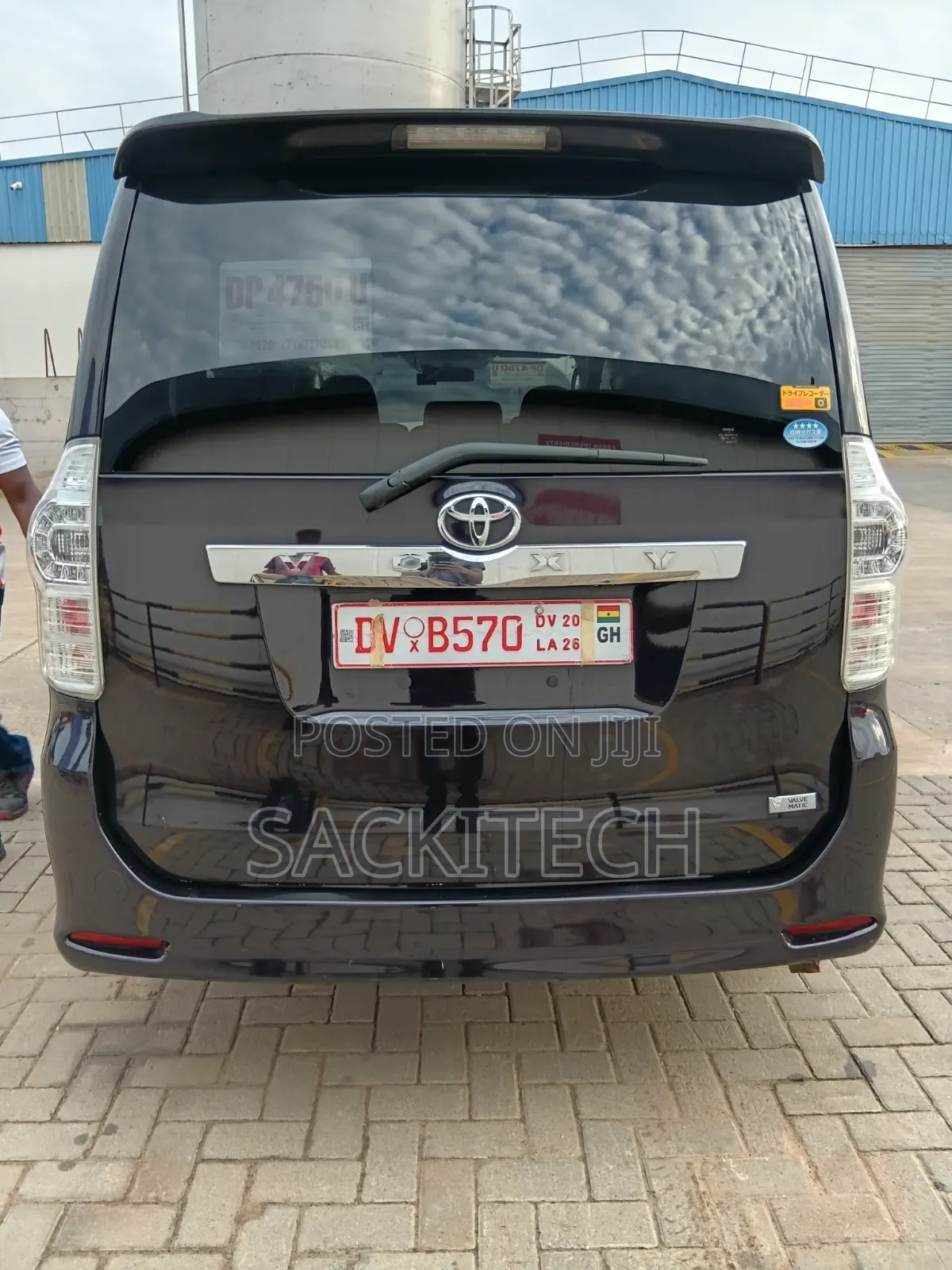 Toyota Voxy 2012