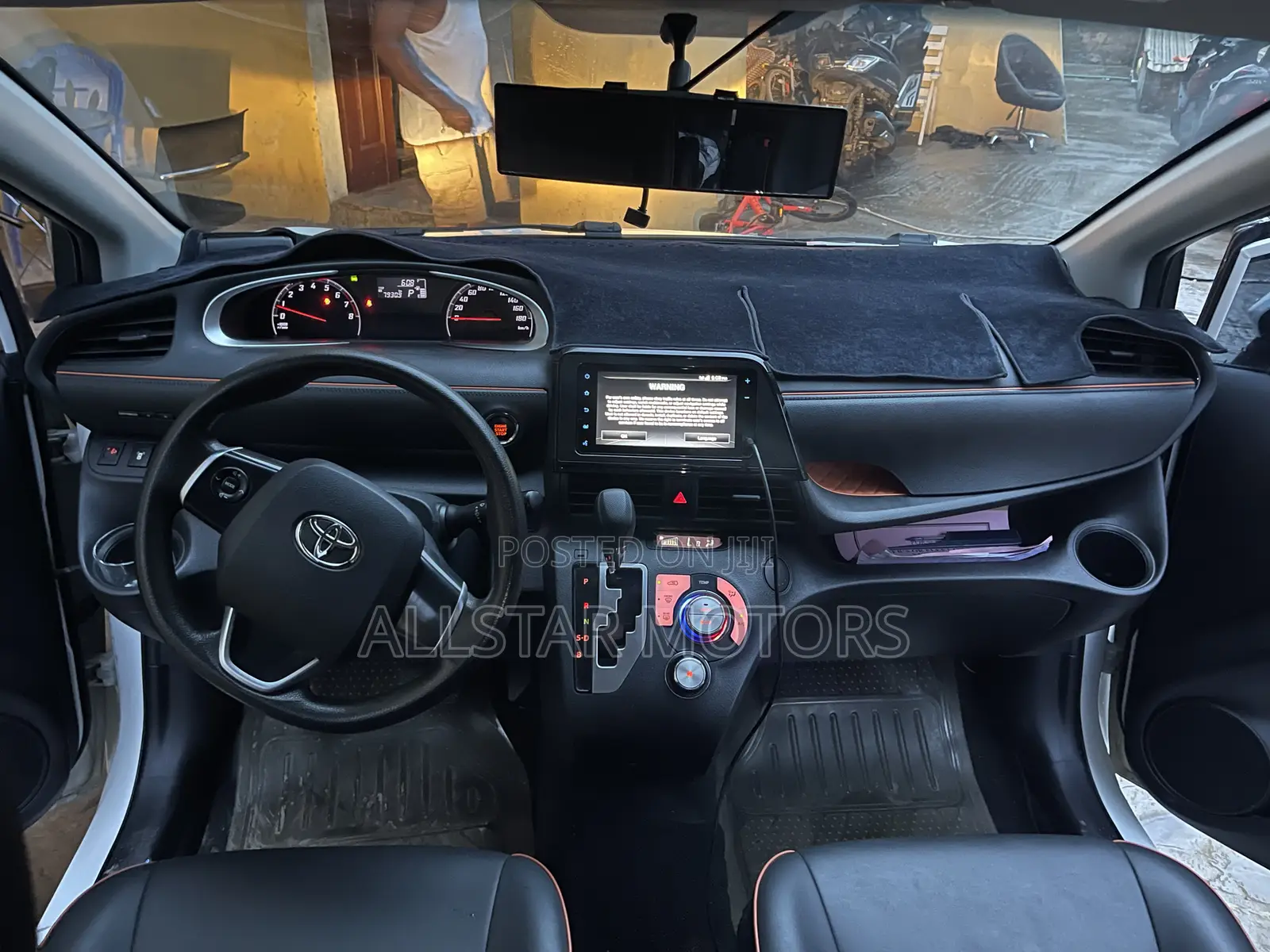 Toyota Sienta 1.5 AWD (6-seater) 2021 White