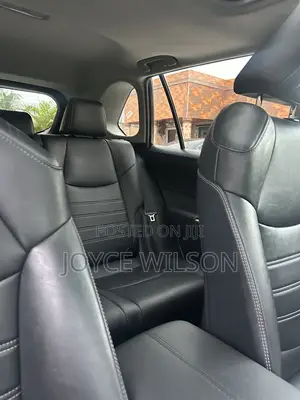 Toyota RAV4 XLE Premium 2021 Blue