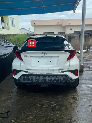 Toyota C-HR LE FWD 2020 White