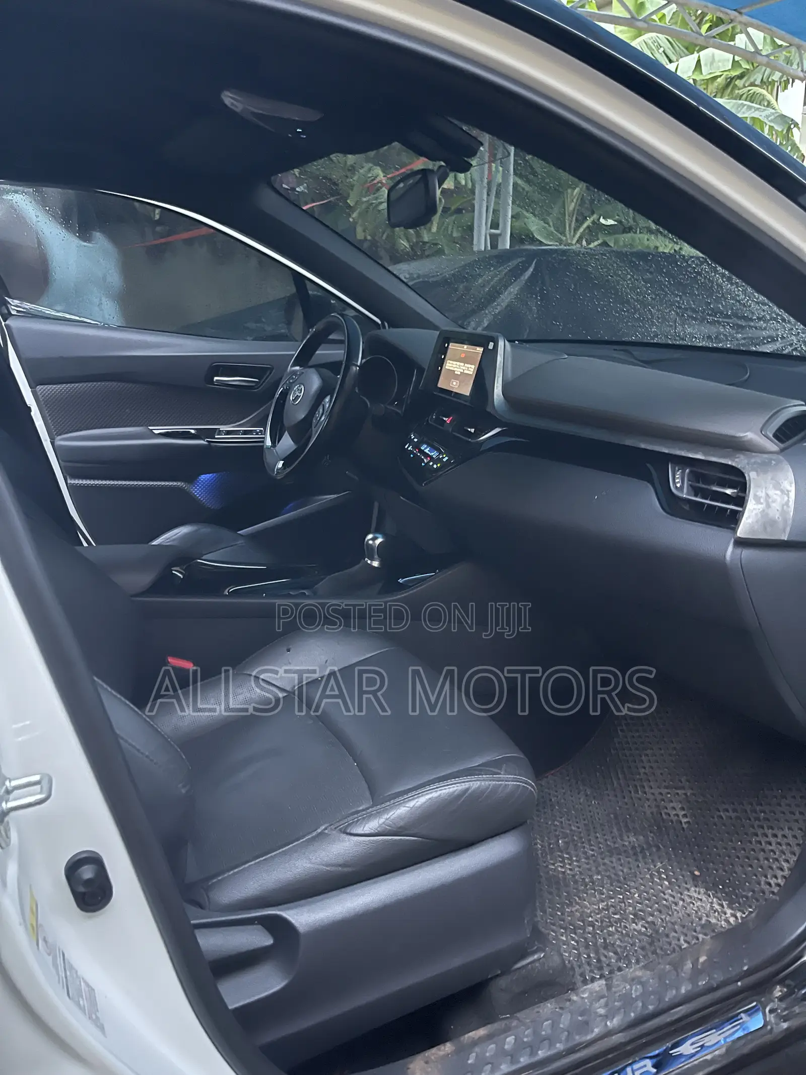 Toyota C-HR LE FWD 2020 White
