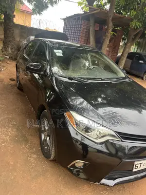 Toyota Corolla 2015 Black