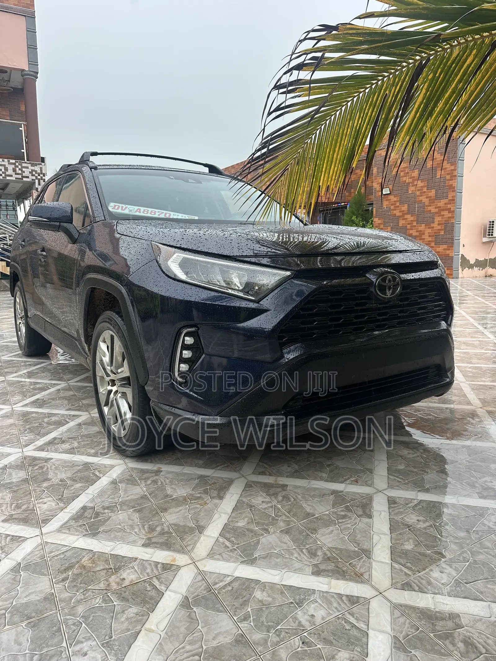 Toyota RAV4 XLE Premium 2021 Blue