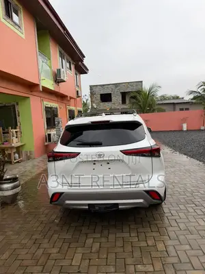 Toyota Highlander 2022 White