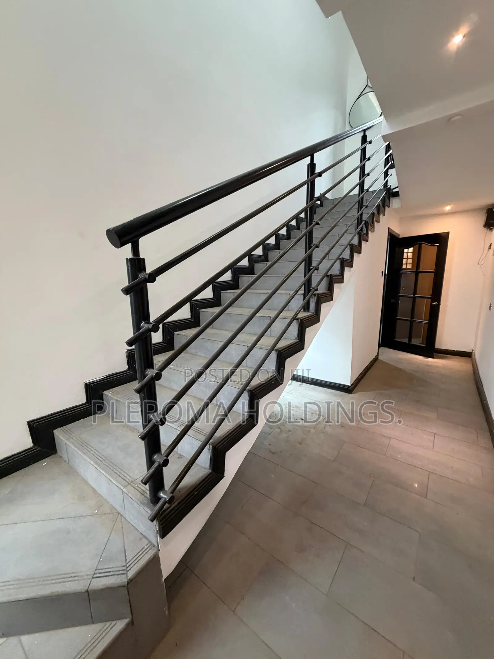 3bdrm Duplex in East Legon for sale