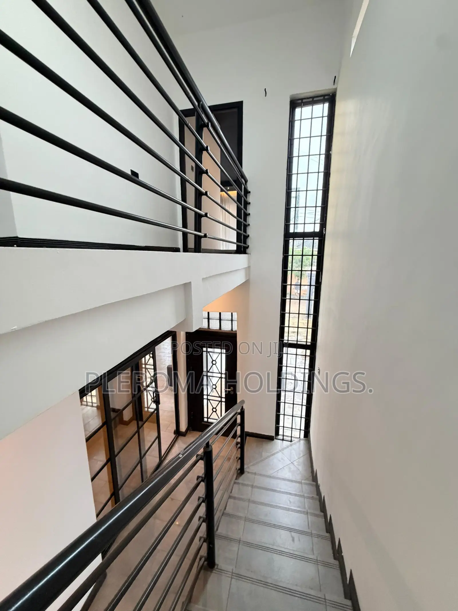 3bdrm Duplex in East Legon for sale