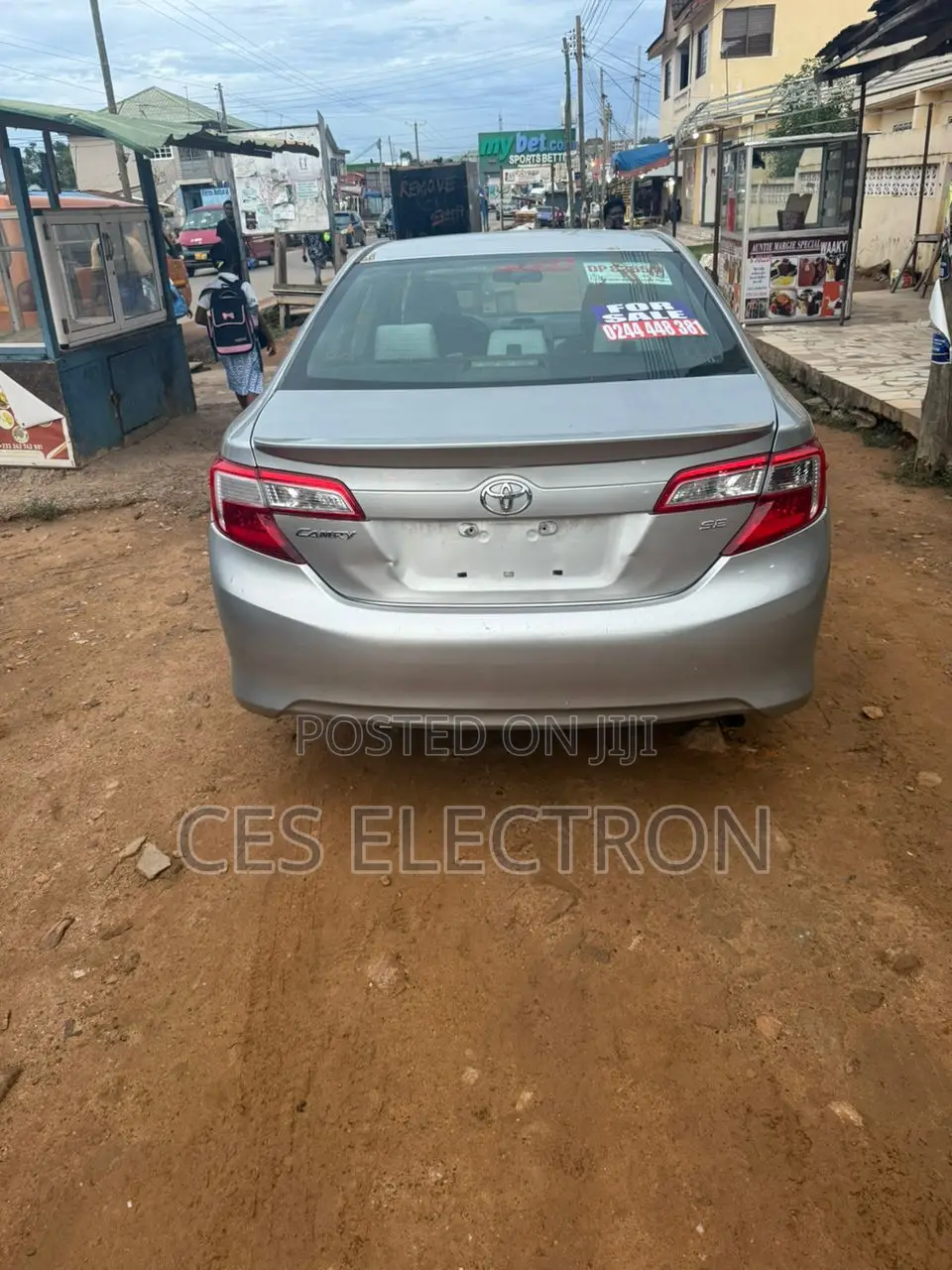 Toyota Camry SE 4dr Sedan (2.5L 4cyl 6A) 2012 Silver