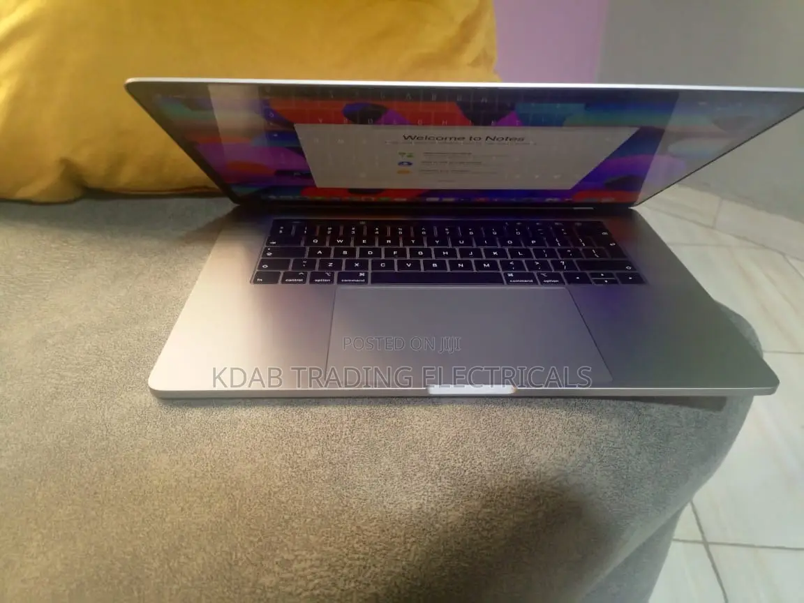New Laptop Apple MacBook Pro 2019 32GB Intel Core i7 SSD 512GB