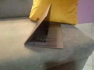 New Laptop Apple MacBook Pro 2019 32GB Intel Core i7 SSD 512GB