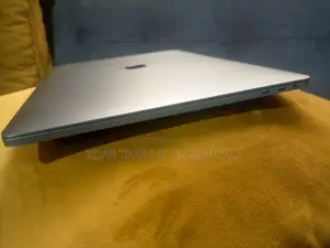 New Laptop Apple MacBook Pro 2019 32GB Intel Core i7 SSD 512GB