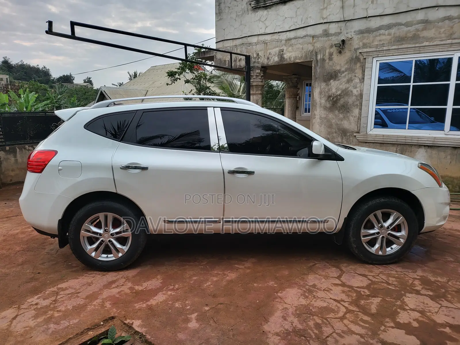 Nissan Rogue SV 2012 White