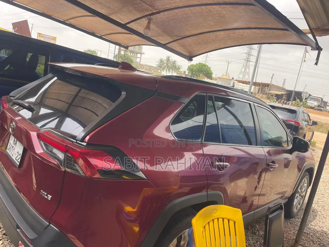 Toyota RAV4 LE AWD 2020 Red