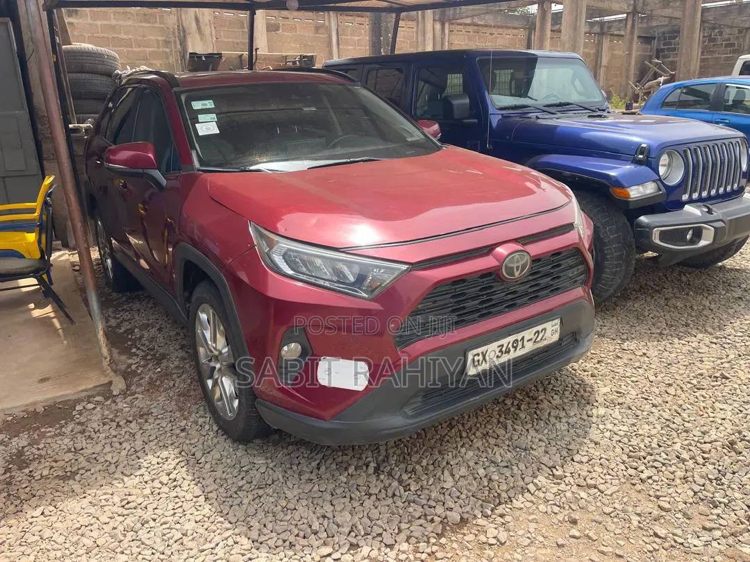 Toyota RAV4 LE AWD 2020 Red