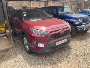 Toyota RAV4 LE AWD 2020 Red