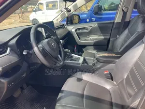 Toyota RAV4 LE AWD 2020 Red