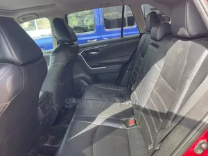 Toyota RAV4 LE AWD 2020 Red