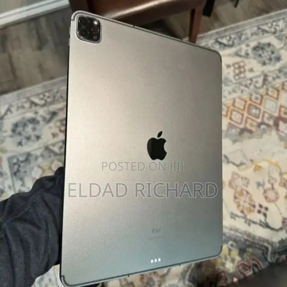 Apple iPad Pro 12.9 (2020) 128 GB Gray
