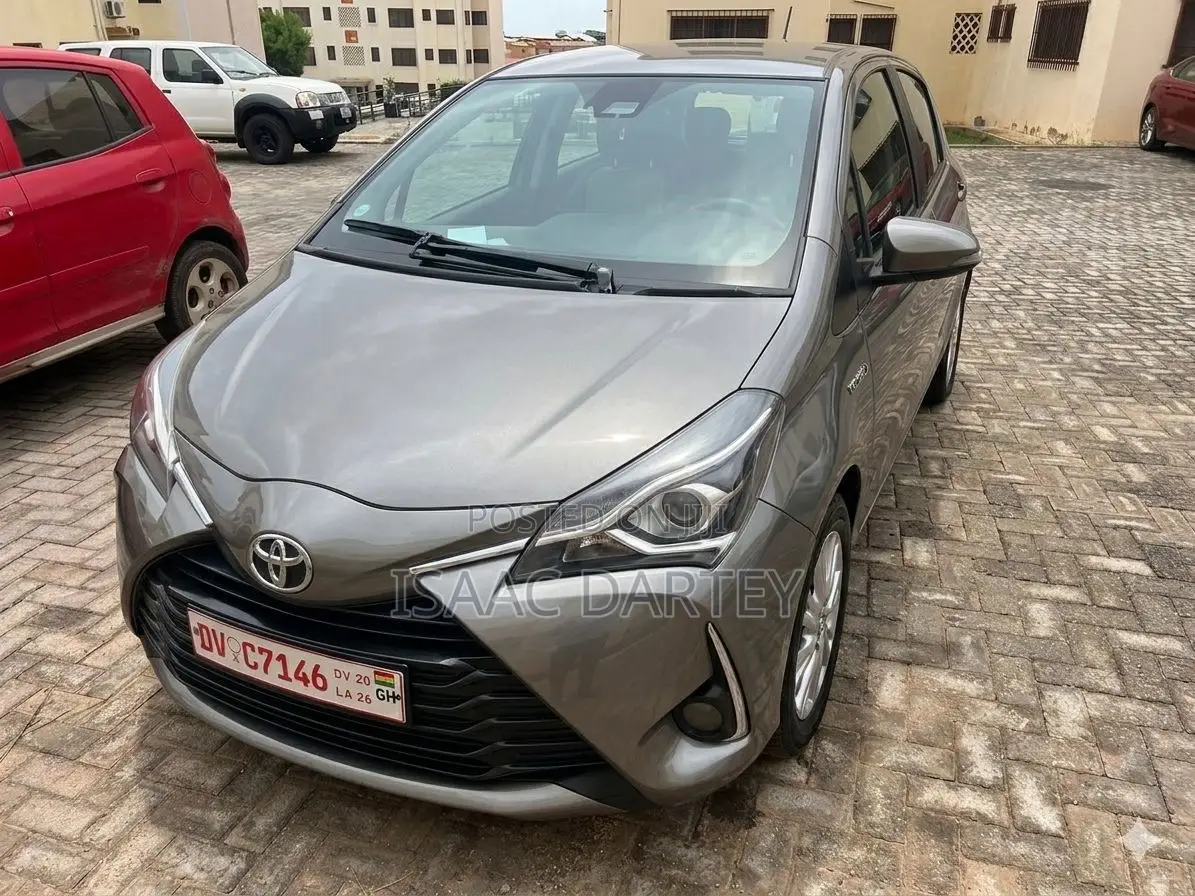 Toyota Yaris L Hatchback 3dr 2017 Gray