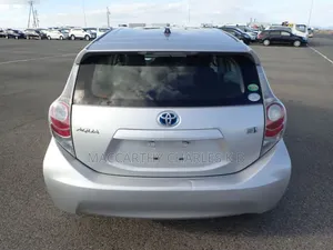 Toyota Aqua 2014 Silver