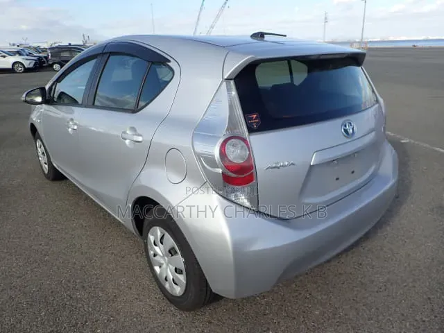Toyota Aqua 2014 Silver